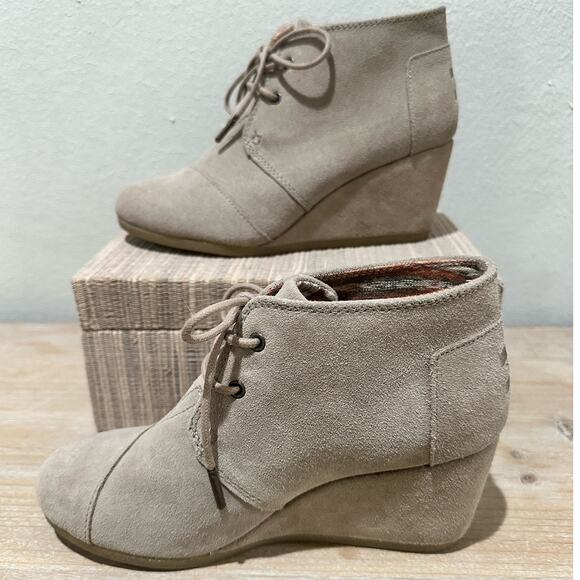 TOMS Suede Desert Wedge Booties Womens Size 6.5 - Picture 2 of 6